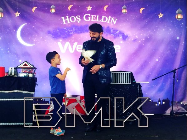  RAMAZAN ETKİNLİKLERİ VE ORGANİZASYONURamazan Eğlenceleri, Karagöz Hacıvat, Meddah, Orta oyunu, Aşuk Maşuk, Yılbaşı organizasyonları, Noel baba hediye servisi Noel Anne. Işıklı yılbaşı süslemeleri, Yılbaşı mağaza süslemeleri ve vitrin dekorasyon, Yılbaşı süslemesi, çeşitli ve alternatifli yılbaşı süsleri Yılbaşı süsleri için farklı alternatifler arıyorsanız doğru yerdesiniz.Yeni yıl için Mağaza vitrinleri, caddeleri, ev ve alışveriş merkezlerini süslemek şenlendirmek bizim işimiz.Yılbaşı süsleri konusunda bol seçenek sunuyoruz.Yılbaşı Süslemeleri (indoor-outdoor).